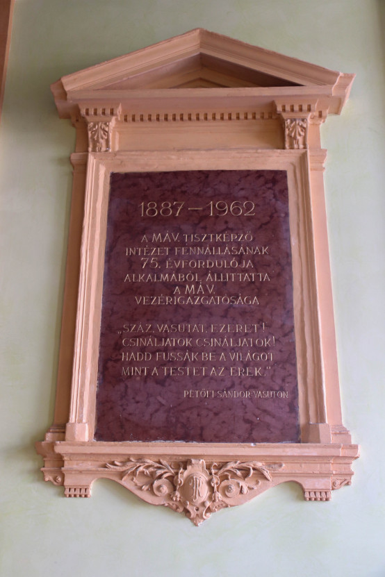 Emléktábla